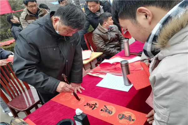 喜迎新春送春联 丹青翰墨尽芬芳 ——九州网页版开展“书法艺术进校园”活动