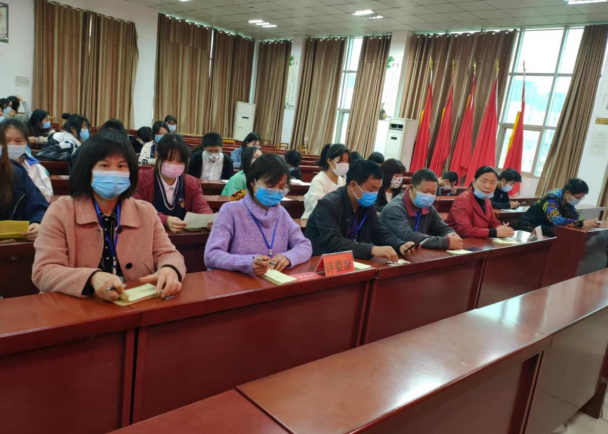 九州网页版举行“英语演讲”校级竞赛